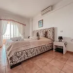 Dream House * Callao Salvaje